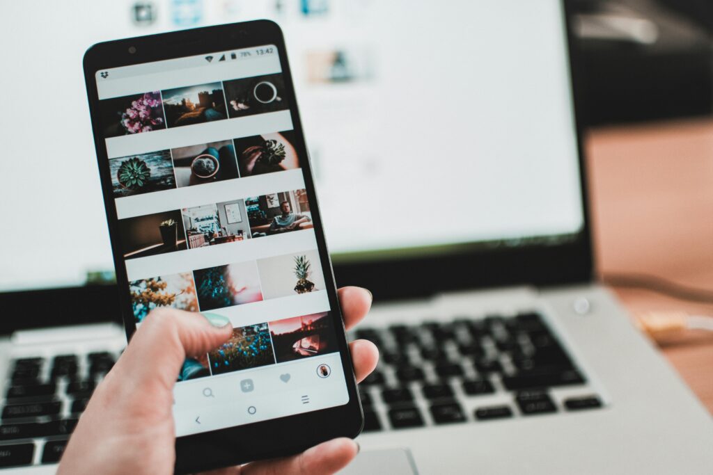 Marketing w mediach społecznościowych – jak skutecznie budować markę online marketing w mediach